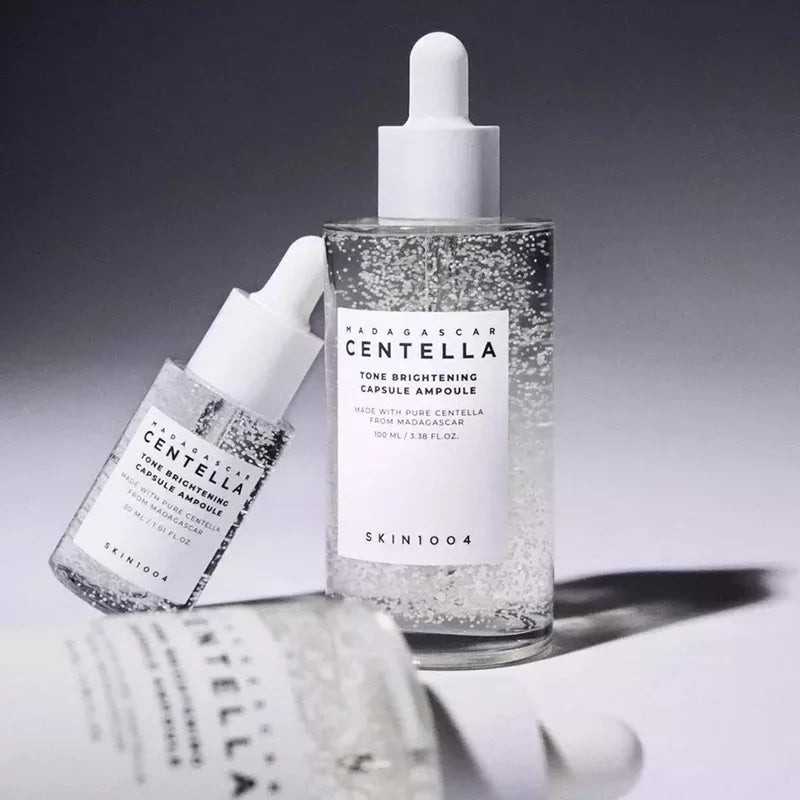 Sérum visage Skin1004 à la Centella Asiatica de Madagascar – Hydratation intense, réduction des points noirs, soin apaisant et purifiant. Un essentiel coréen pour une peau saine et lumineuse.